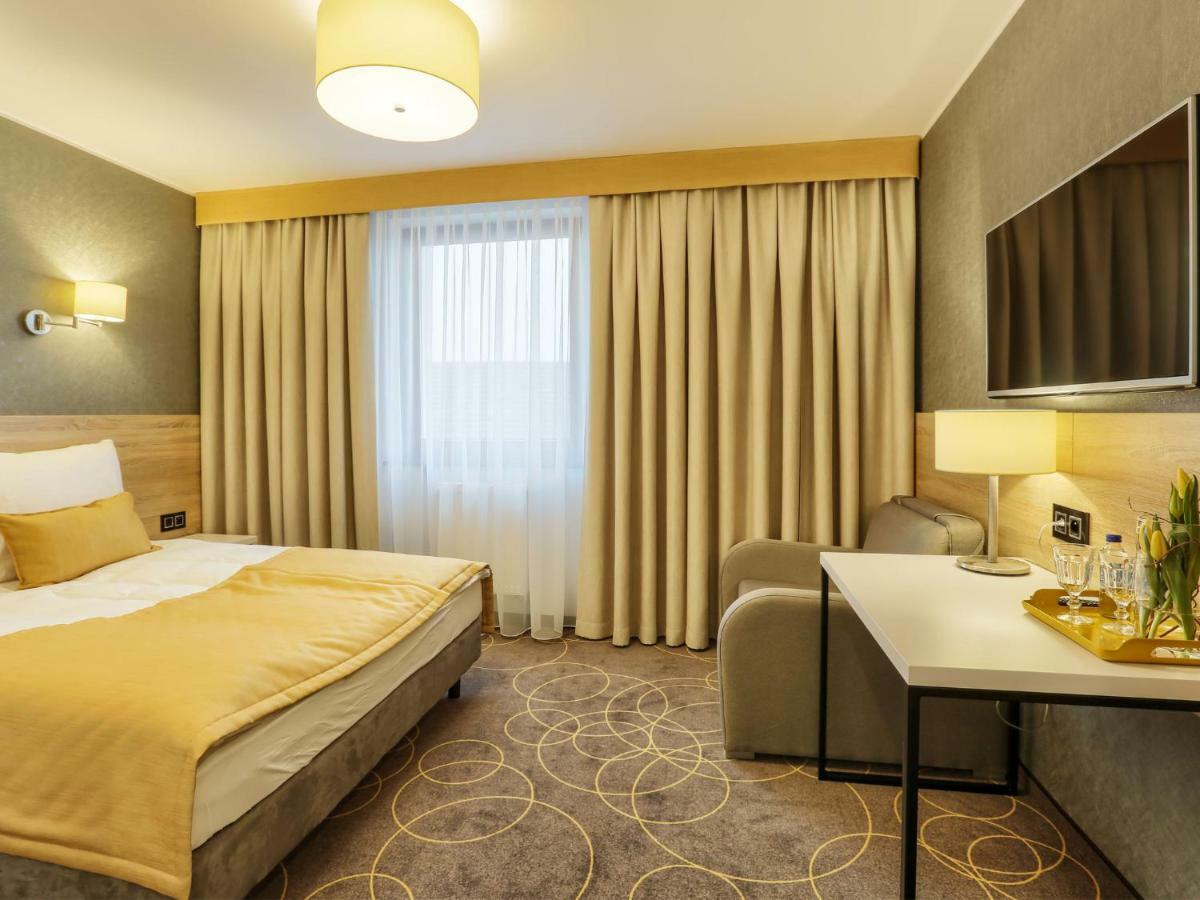 Hotel Antek Zlinice Exterior photo